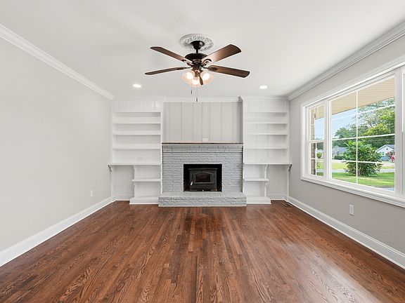 2nd image of 512 Johnson St