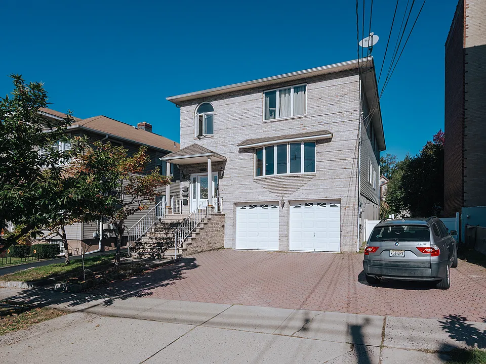 551 2nd Ave #1