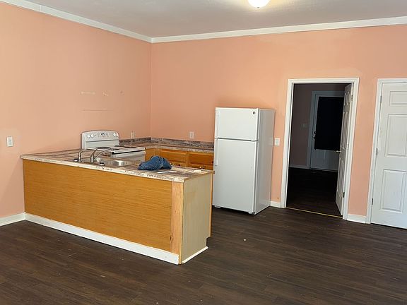 3rd image of 600A Gamble St