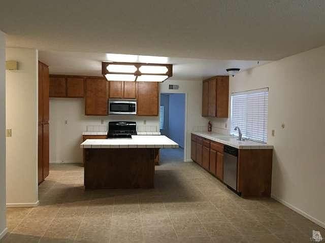 2577 Nicholas St, Simi Valley, CA 93065 | Zillow