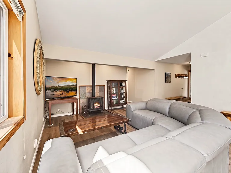 13907 Hansel Ave — Photo 6