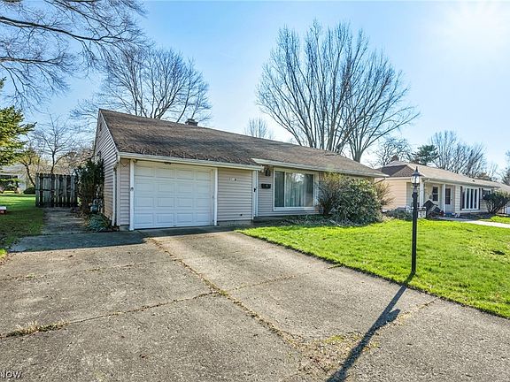 3rd image of 9019 Newkirk Dr