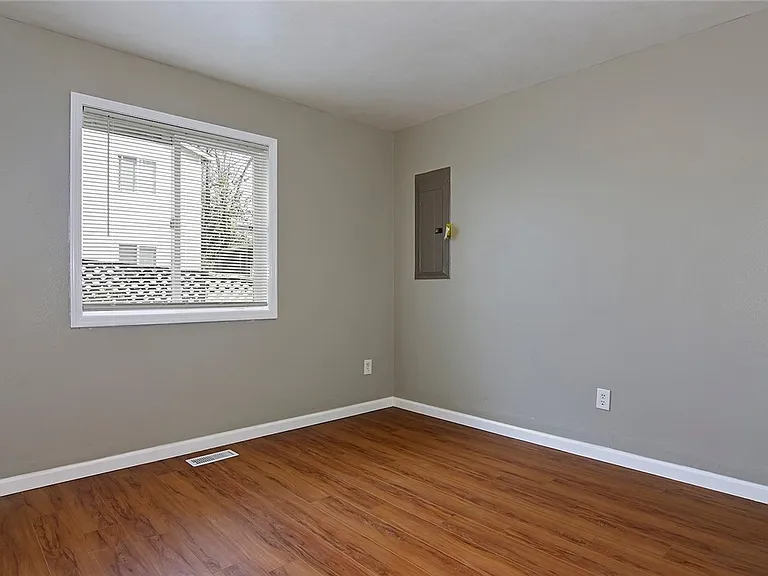 4627 S Fontanelle St #L — Photo 10