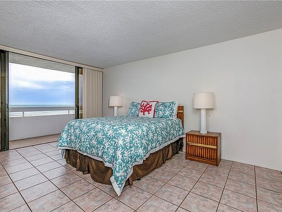 3rd image of 17900 Gulf Blvd APT 5C