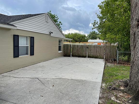 3rd image of 2460 Salisbury Blvd