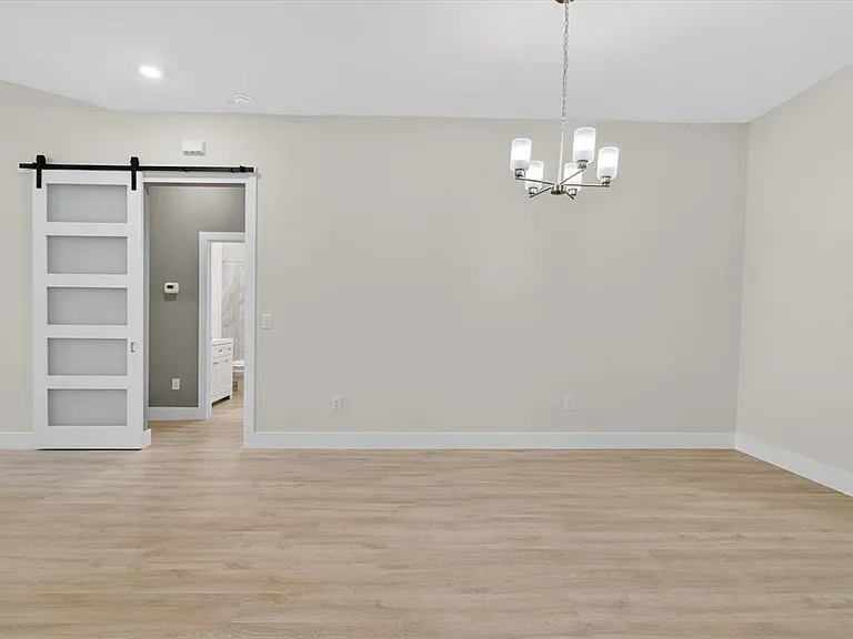 207 Athens St — Photo 18