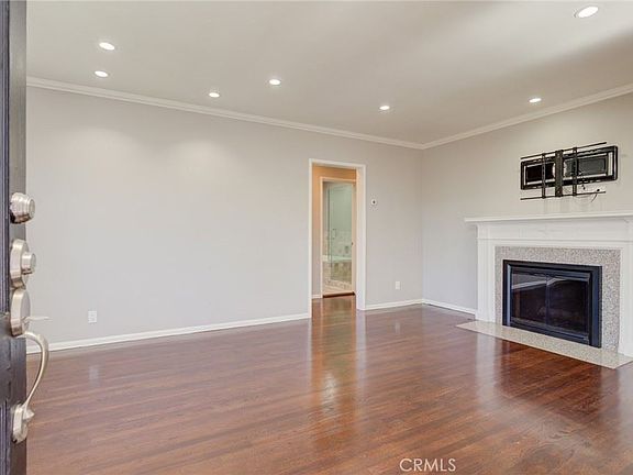3rd image of 8004 Agnew Ave