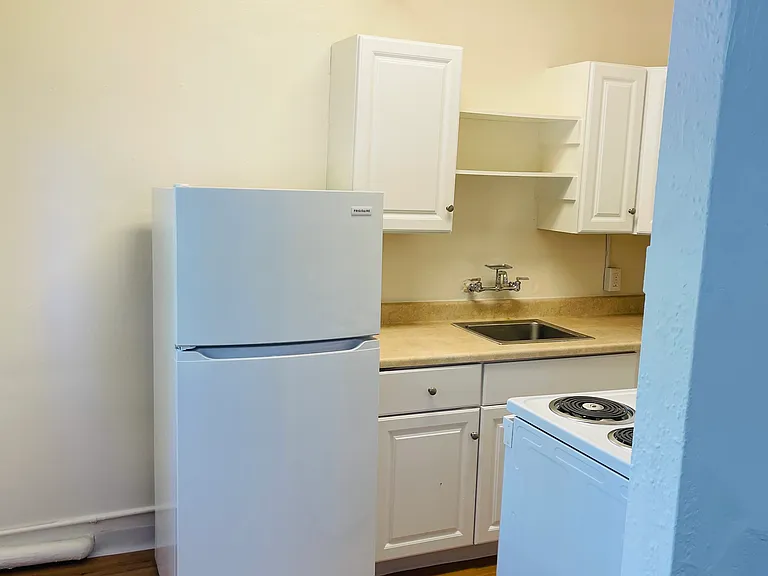 Full kitchen with new appliances