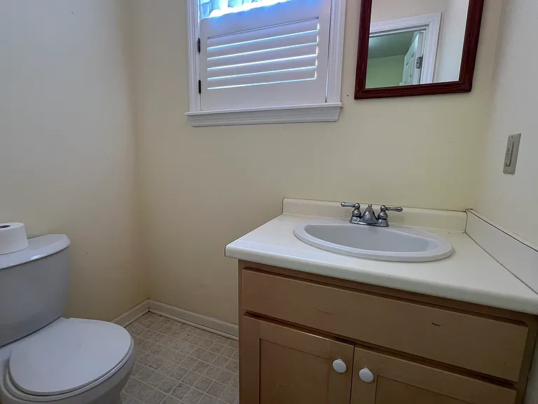 5652 Lakeview Rd — Photo 16