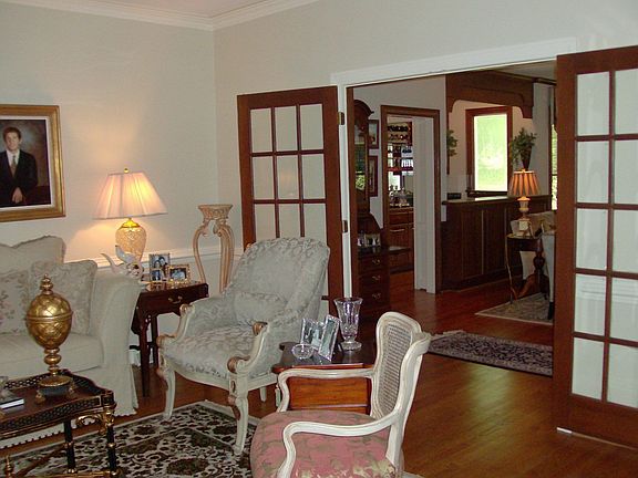 Formal Sitting/Living Room
