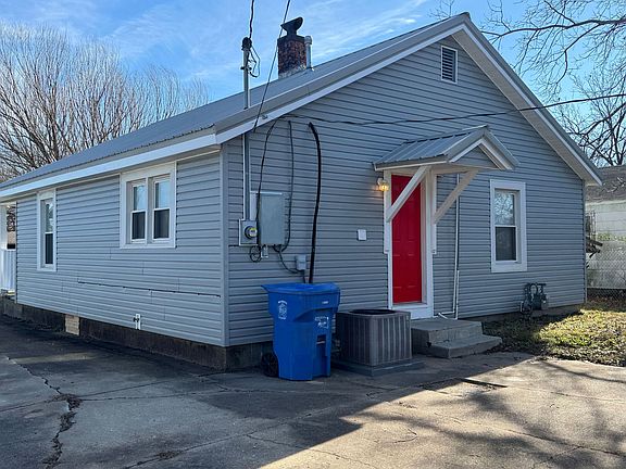 3rd image of 523 G St NE