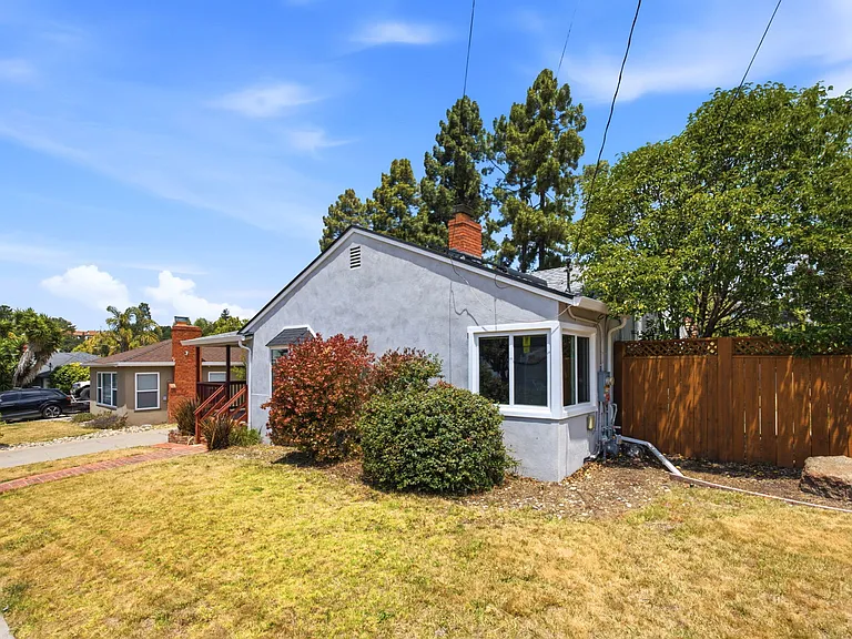 1680 Grove Way — Photo 41