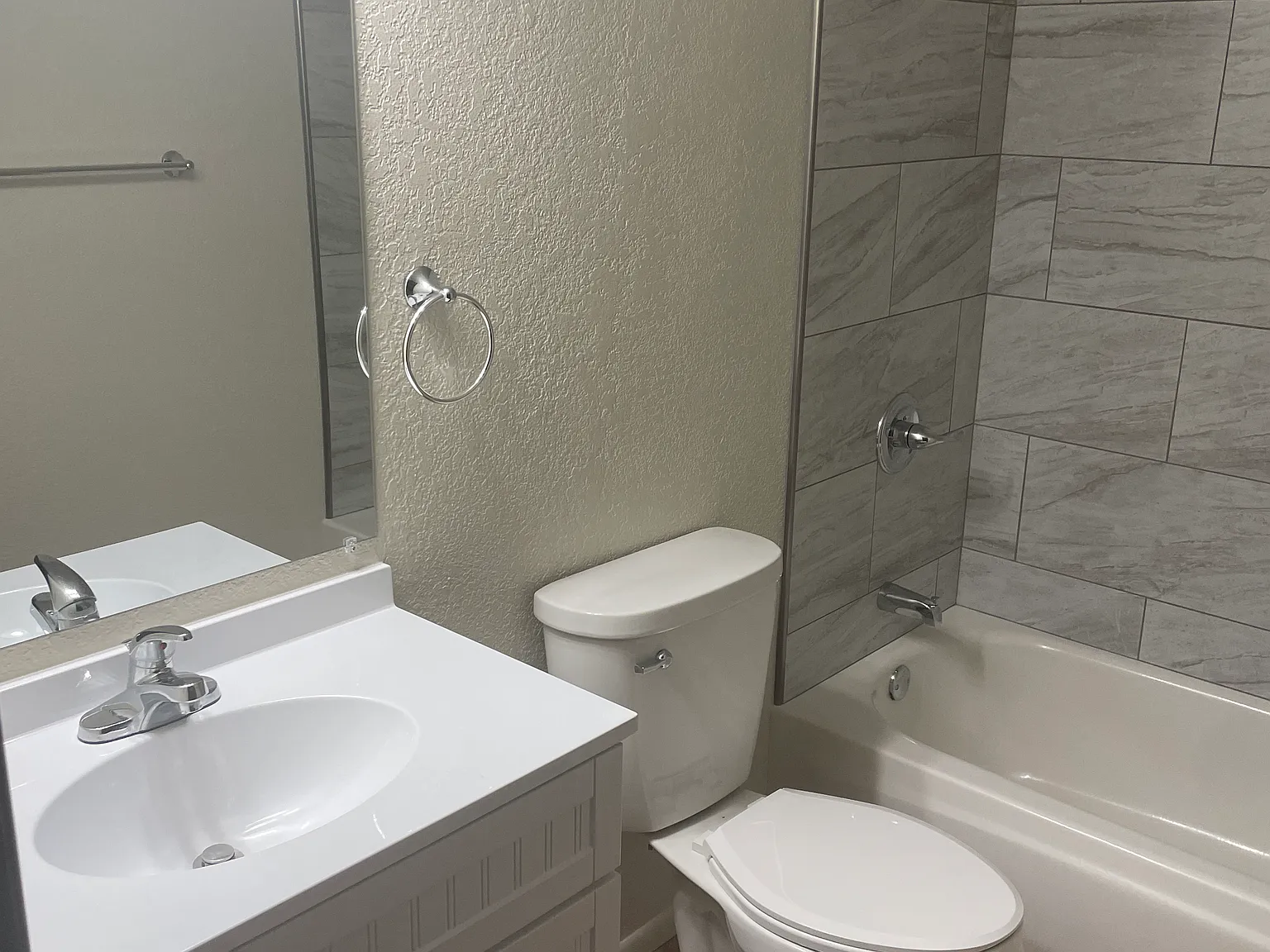 2495 S Mountain View Dr — Photo 4