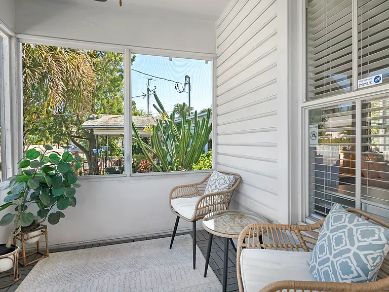 screened in front porch