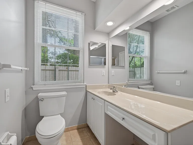1537 Tallwood Cir — Photo 17
