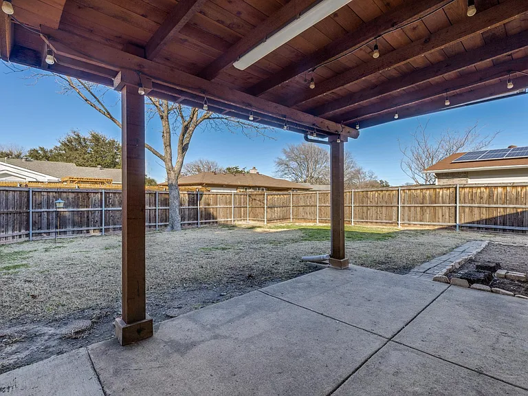 1507 Auburn Dr — Photo 13