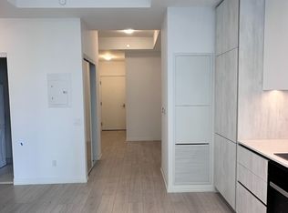 400 King St W #2425, Toronto, ON M5V 1K2