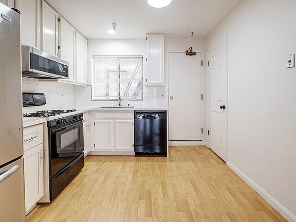 3rd image of 479 24th Ave APT 2