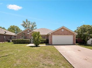 1602 Crestmeadow Ln, Mansfield, TX 76063