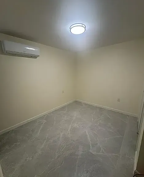 2124 Himrod St #B — Photo 2