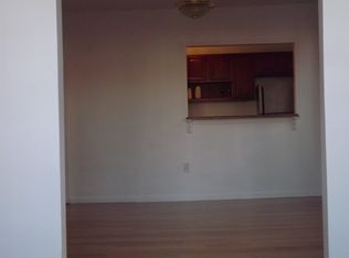 960 E 223rd St #2, Bronx, NY 10466