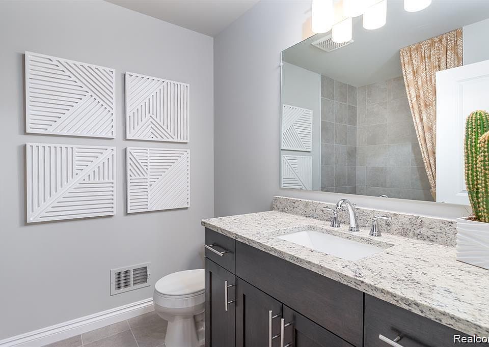 1496 Turner Dr #1, photo 16