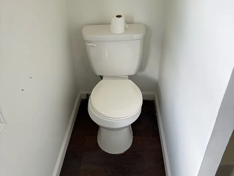 275 Goodview Ave — Photo 3