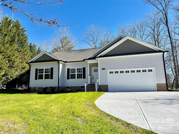 3037 Laurens Ct, Lancaster, SC 29720