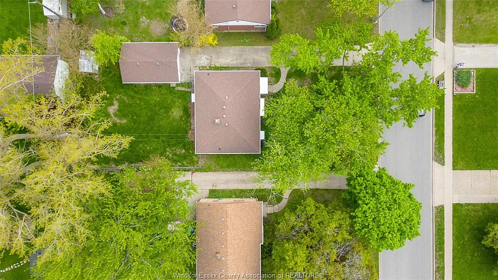 4 bed, $2,100 — Photo 2