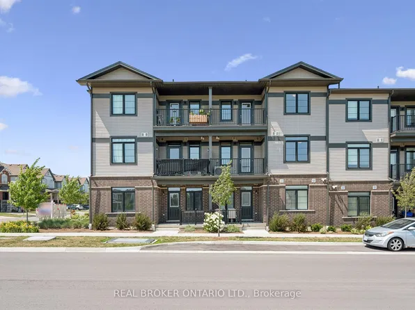 8 Oat Ln, Kitchener, ON N2R 0T1