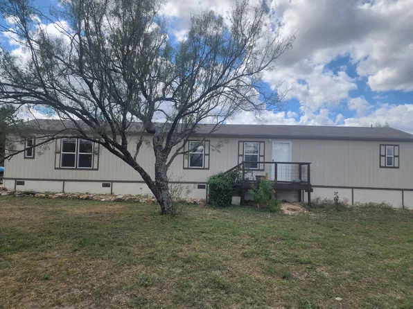 2956 County Road 366, Hondo, TX 78861