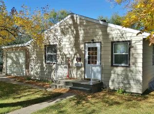 212 1st St NW, Rugby, ND 58368