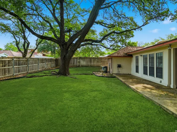 6319 Lakewood Park, Windcrest, TX 78239