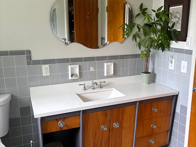 First floor updated full bath