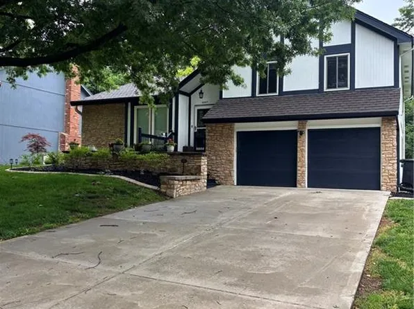 3507 NE Logwood Ct, Lees Summit, MO 64064