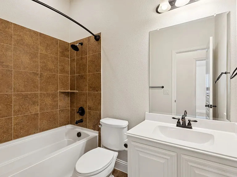 512 Eastbrook Dr — Photo 24