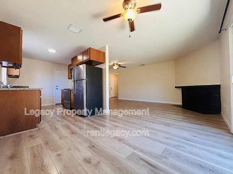 6841 Castleberry Cir — Photo 6