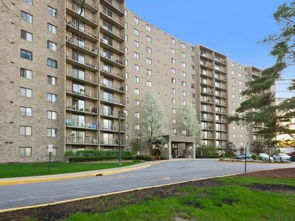 6340 Americana Dr APT 1109, Willowbrook, IL 60527