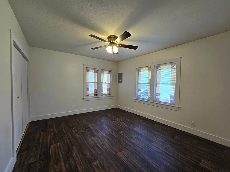 617 N Bonita Ave — Photo 19