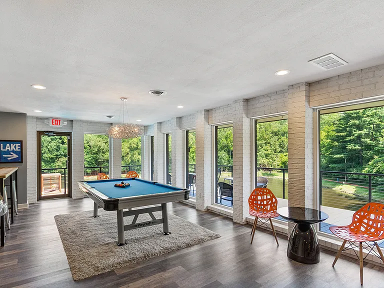 Lakeside Lounge | Apartments For Rent Maryland Heights Missouri | Haven on The Lake