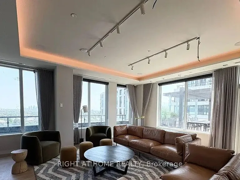 2495 Eglinton Ave W #1410 — Photo 20