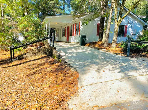 100 Perry Cir, Daphne, AL 36526
