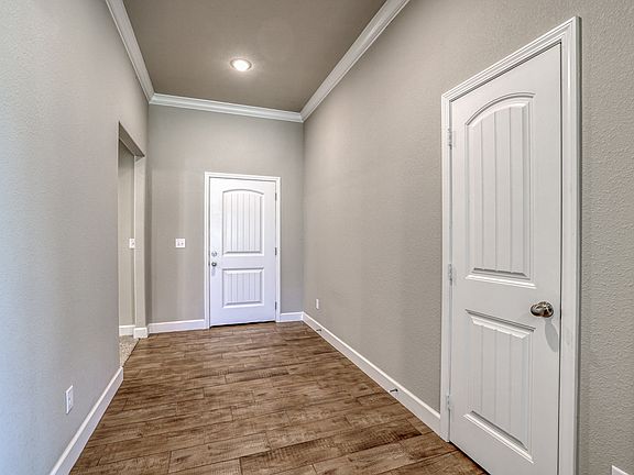 5th image of 8448 Greentree Dr