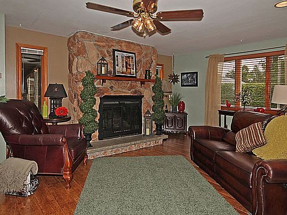 3rd image of 234 Abbington Ave