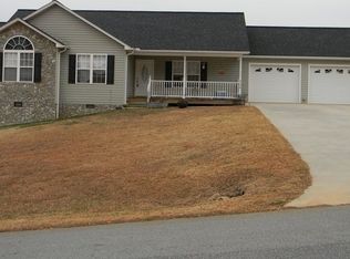 2134 Olde Farm Rd, Hudson, NC 28638