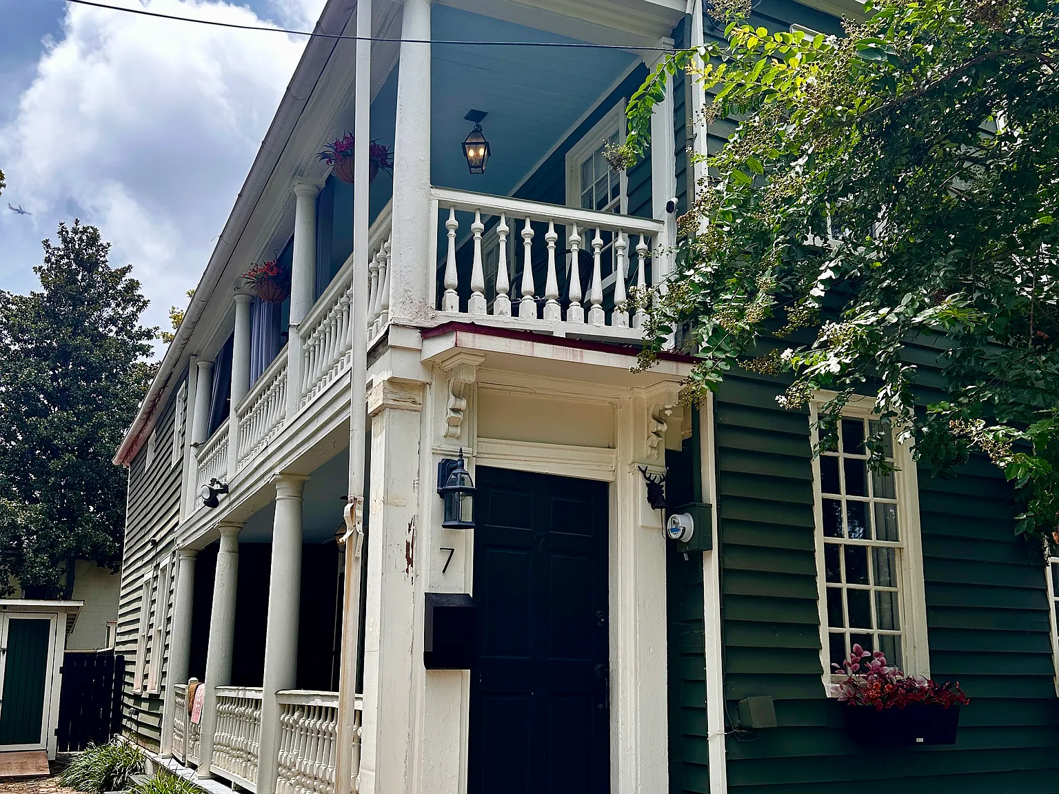 3 bed, 1900 sqft, $5,500 — Photo 1