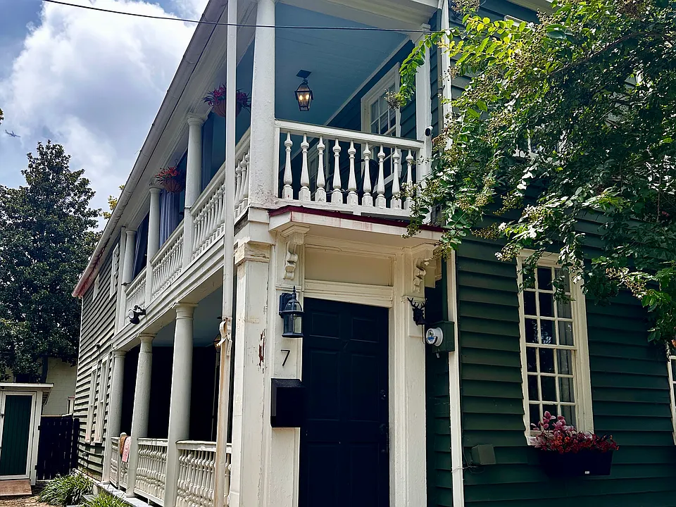 7 Aiken St