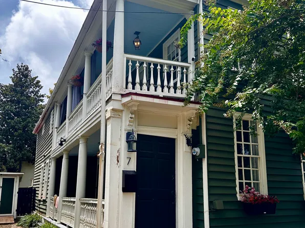 7 Aiken St, Charleston, SC 29403
