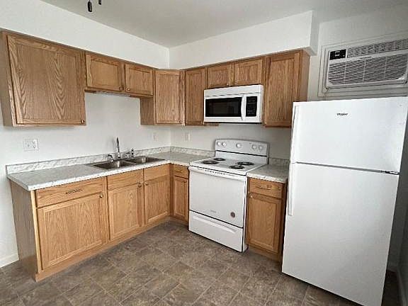 4th image of 266 S Paw Paw St APT B-5