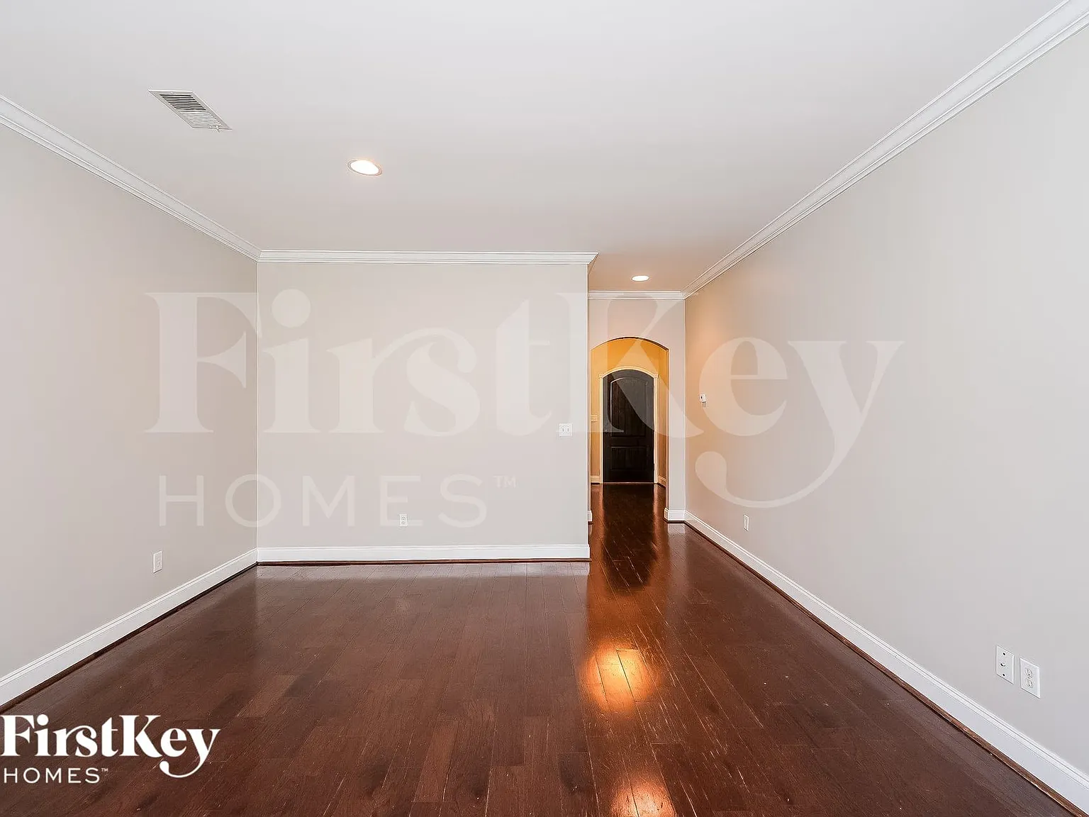 3 bed, 2.0 bath, 1622 sqft, $2,340 — Photo 2